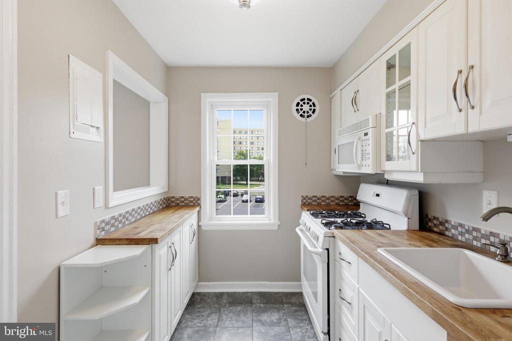 6628 E WAKEFIELD DRIVE E Unit: C1