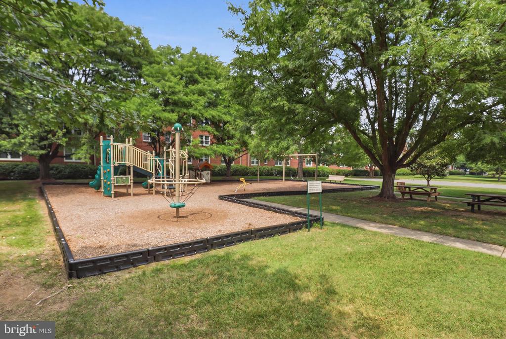 6628 E WAKEFIELD DRIVE E Unit: C1