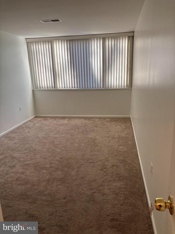 4410 BRIARWOOD COURT N Unit: 13