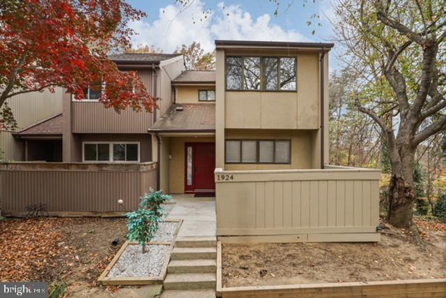 1924 Coppersmith Ter