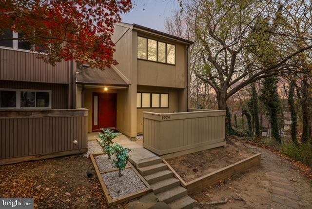 1924 Coppersmith Ter