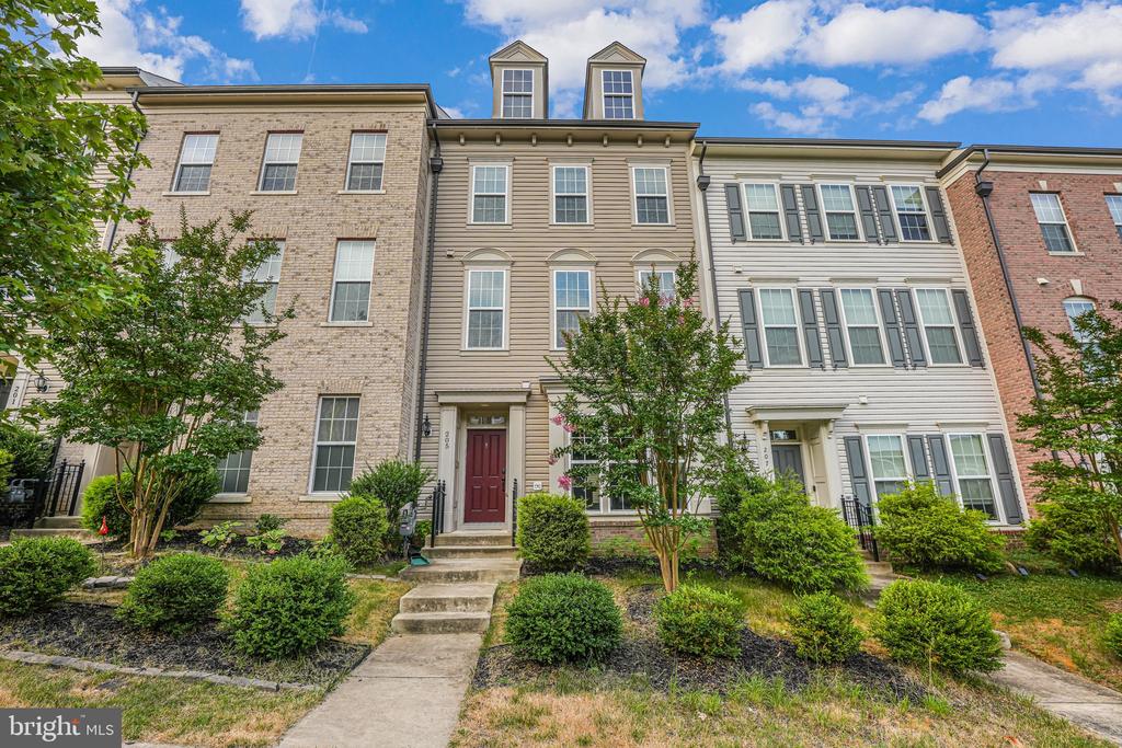 205 ALMOND DR