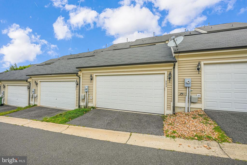 205 ALMOND DR