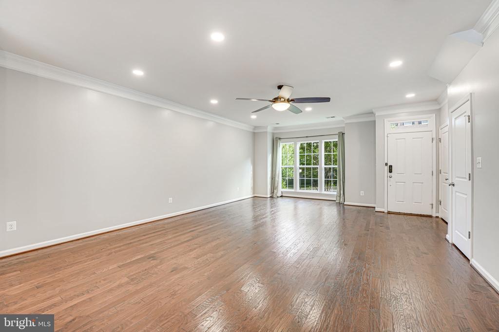 205 ALMOND DR