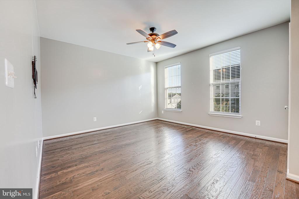 205 ALMOND DR