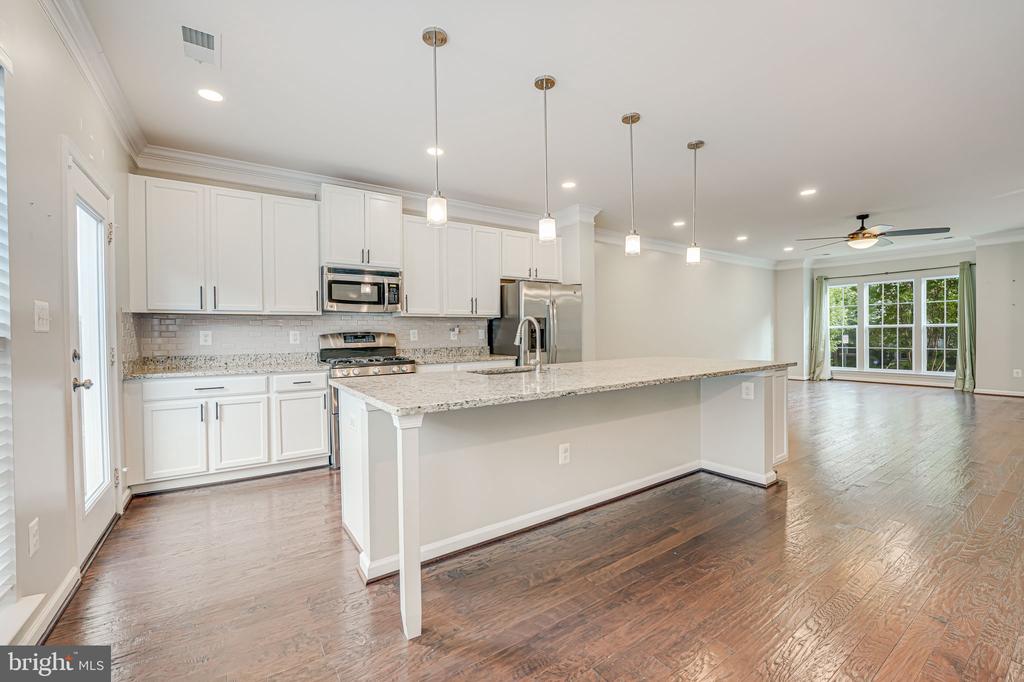 205 ALMOND DR