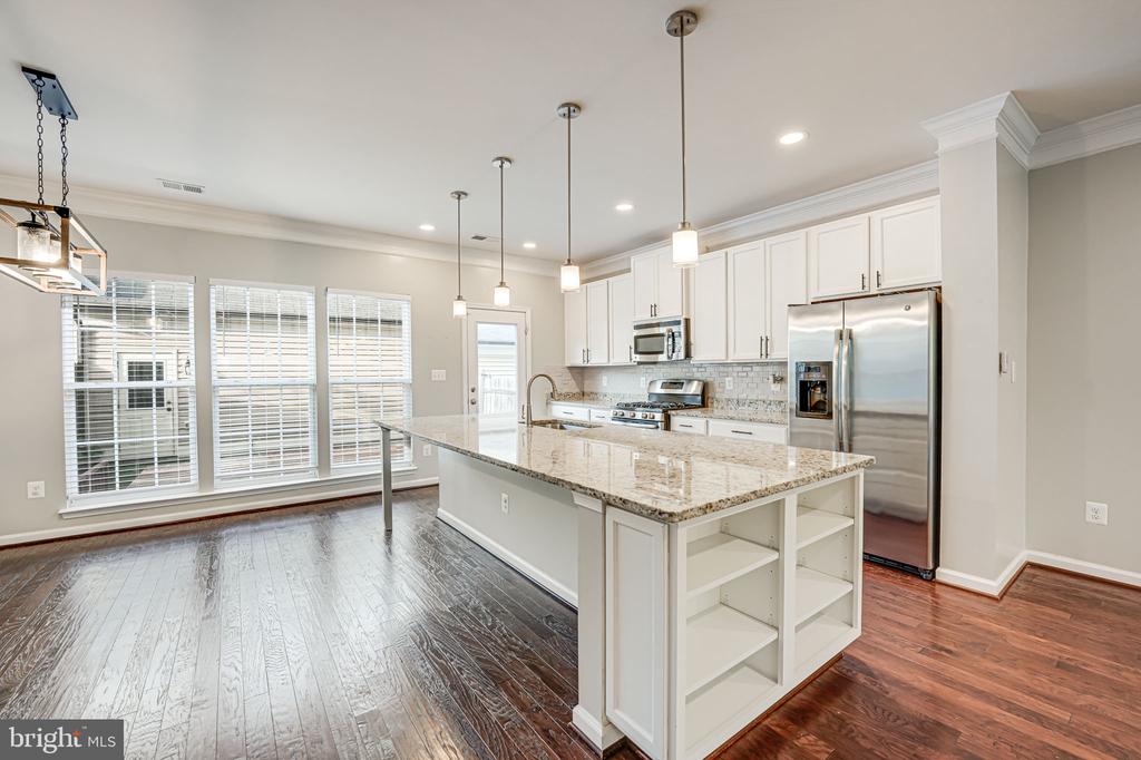 205 ALMOND DR