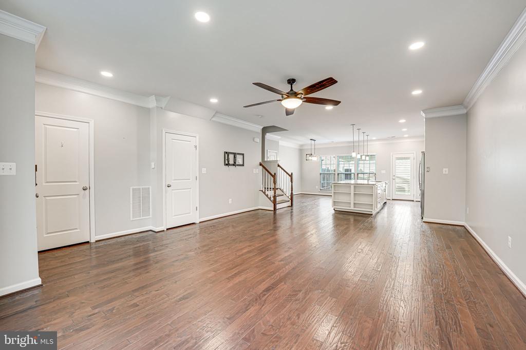 205 ALMOND DR