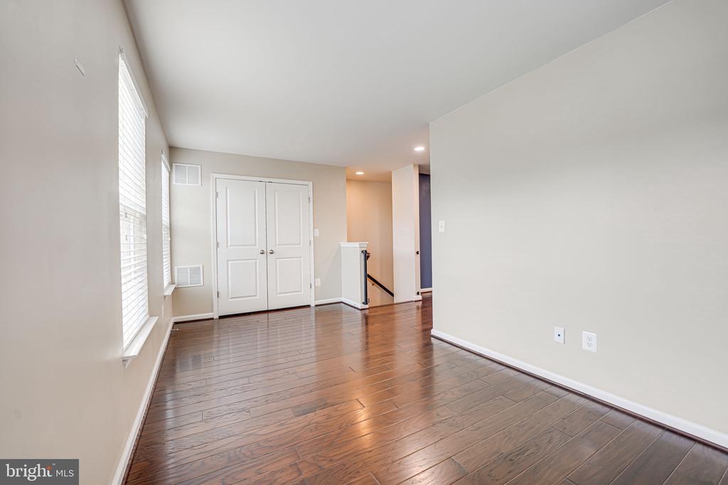 205 ALMOND DR