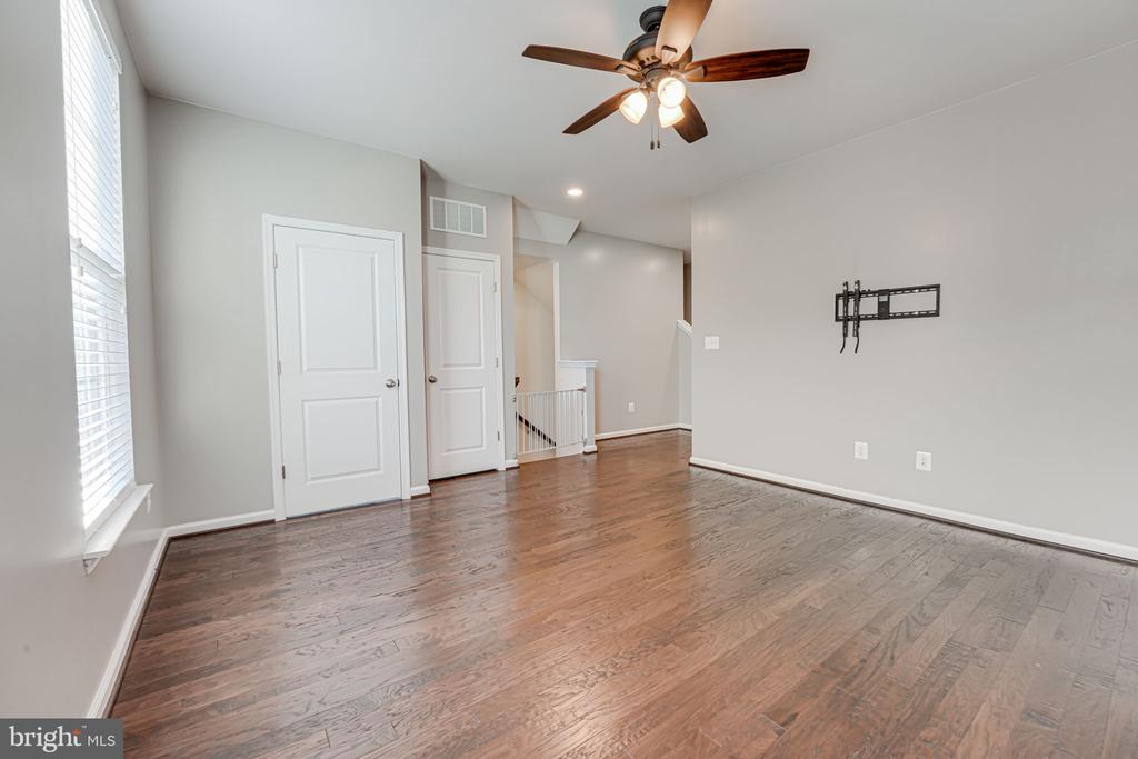 205 ALMOND DR