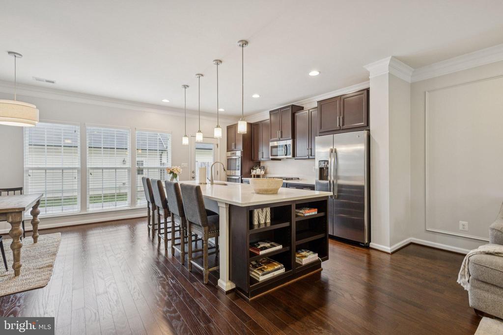 805 BASSWOOD DRIVE