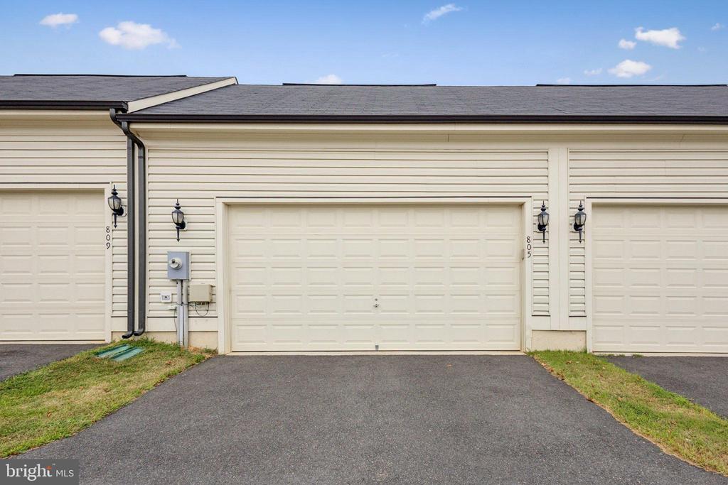 805 BASSWOOD DRIVE