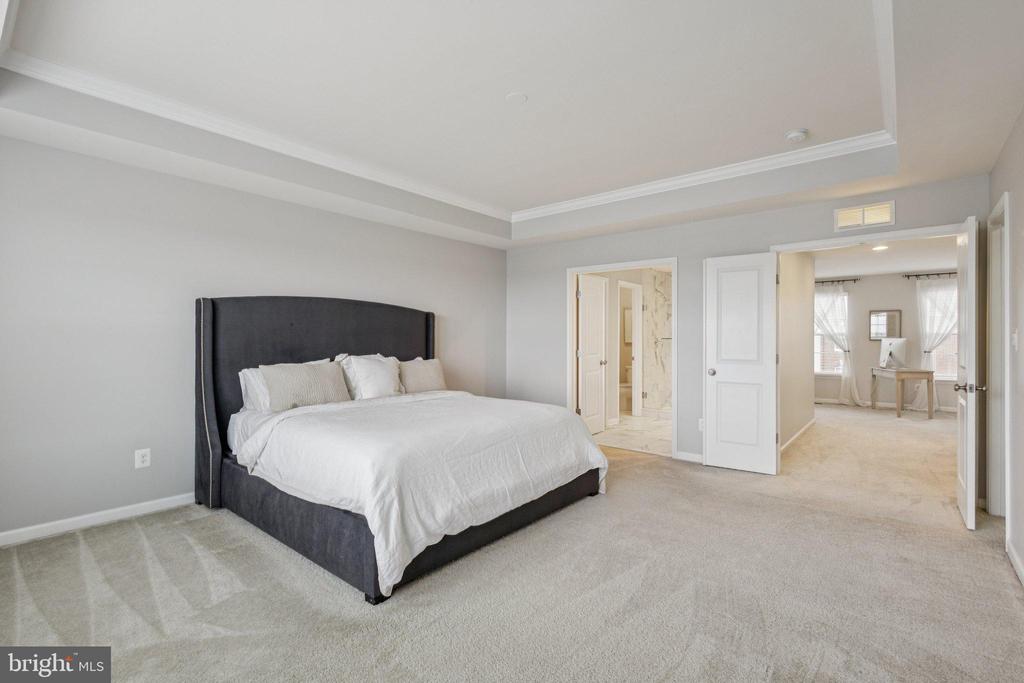 805 BASSWOOD DRIVE