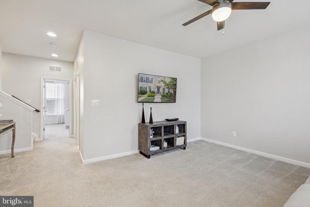 805 BASSWOOD DRIVE