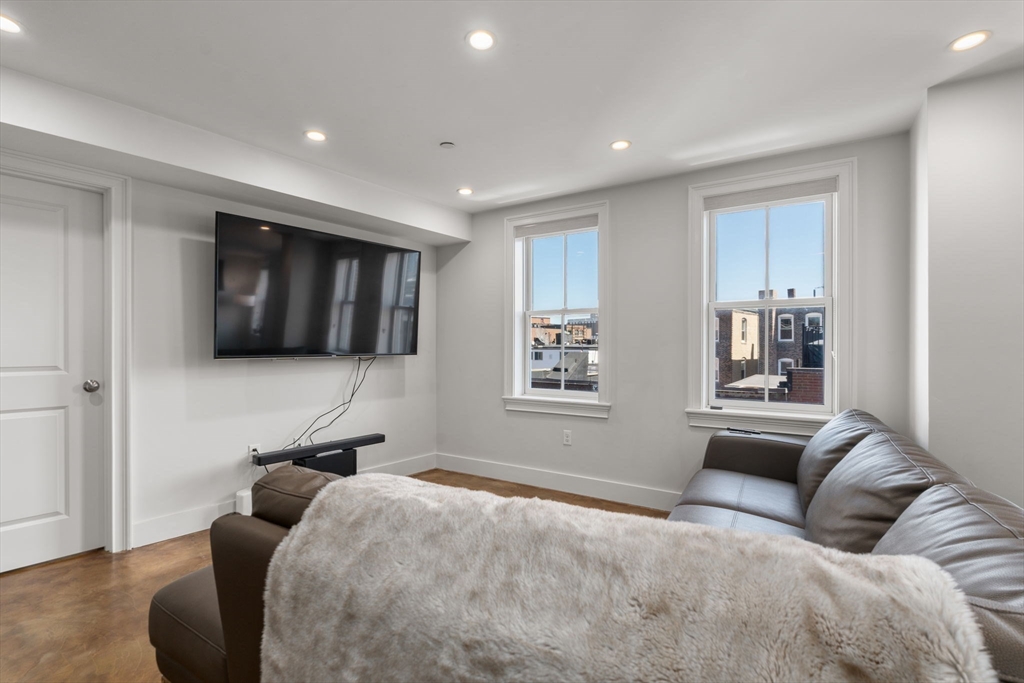 64-66 Salem St Unit: PH1