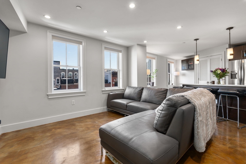64-66 Salem St Unit: PH1