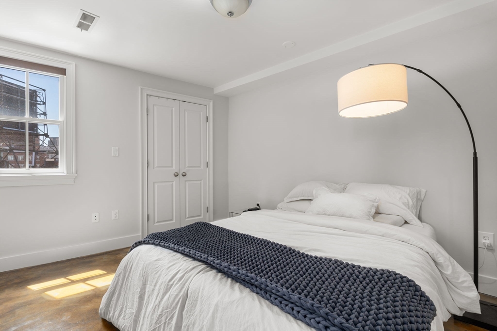 64-66 Salem St Unit: PH1
