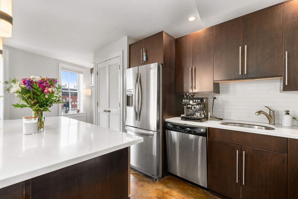 64-66 Salem St Unit: PH1