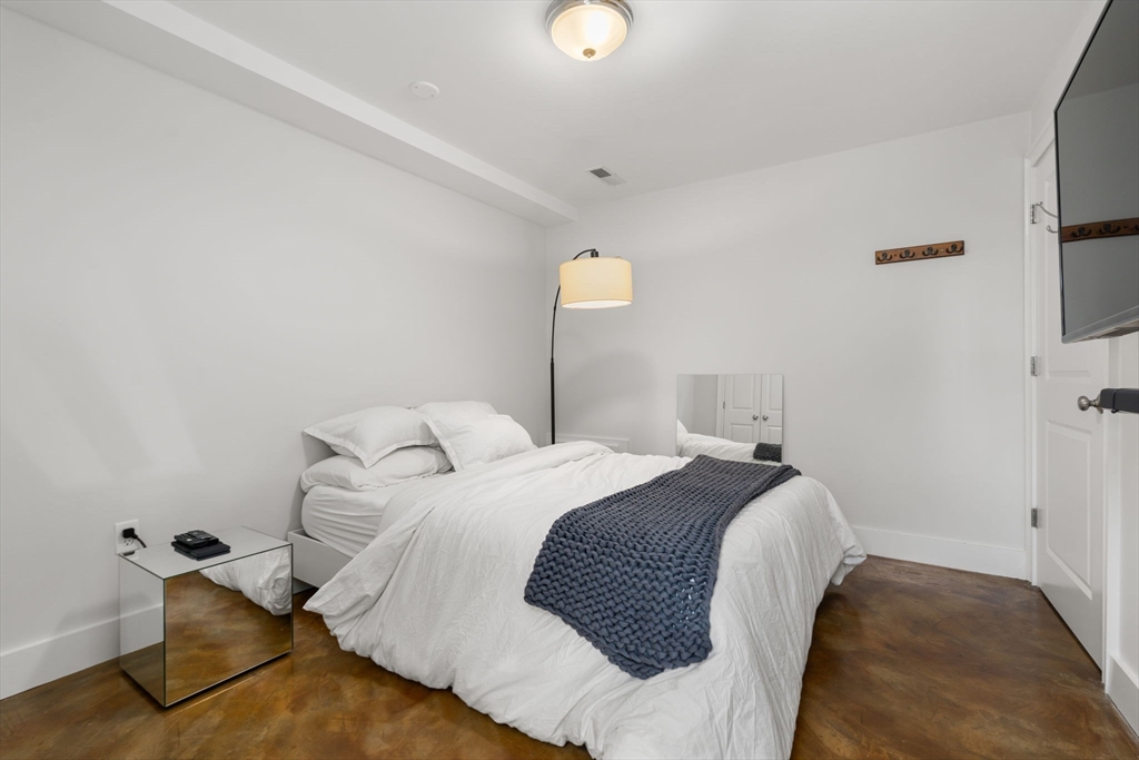 64-66 Salem St Unit: PH1