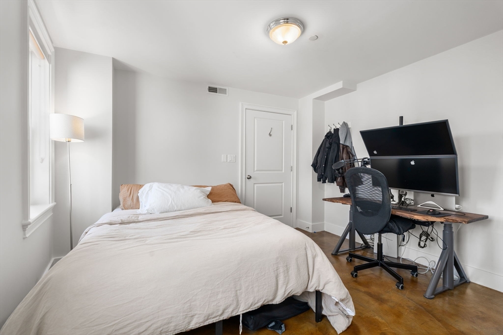 64-66 Salem St Unit: PH1