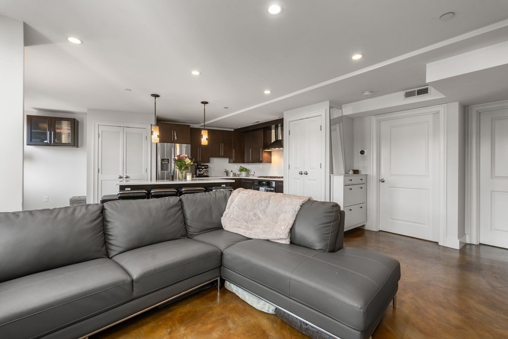 64-66 Salem St Unit: PH1