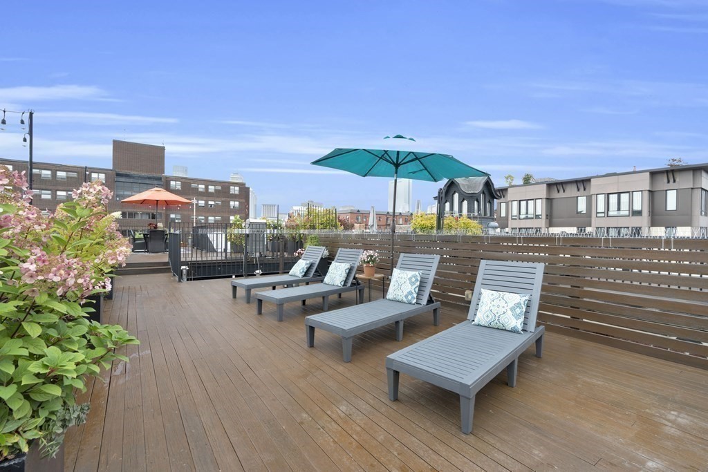 1688 Washington St # 4