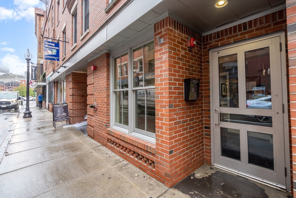 64-66 Salem St # 2R