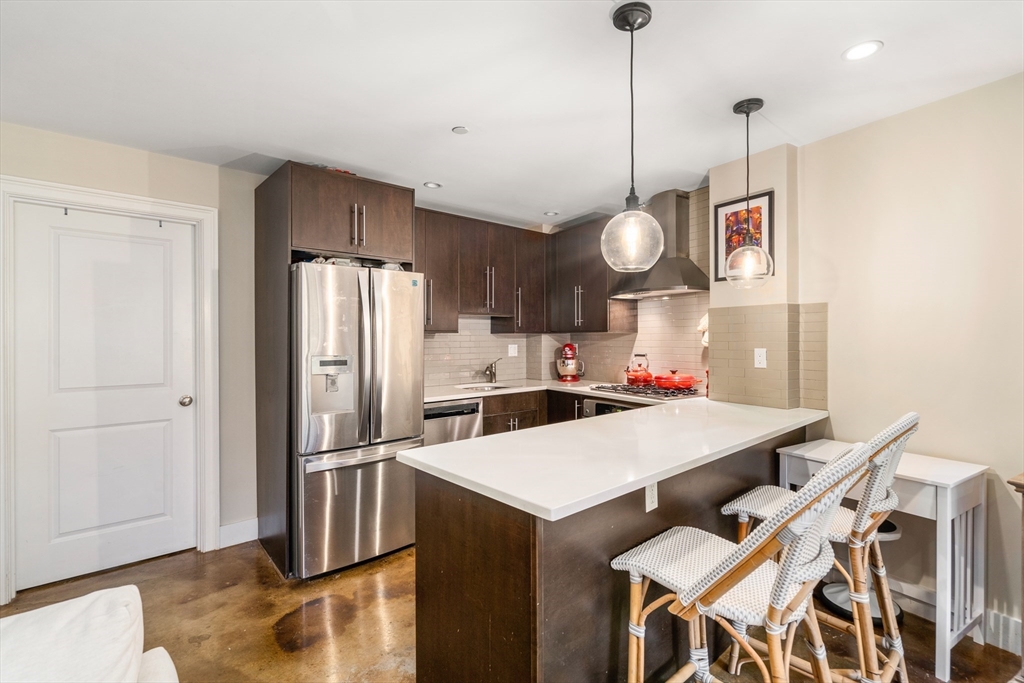 64-66 Salem St # 2R