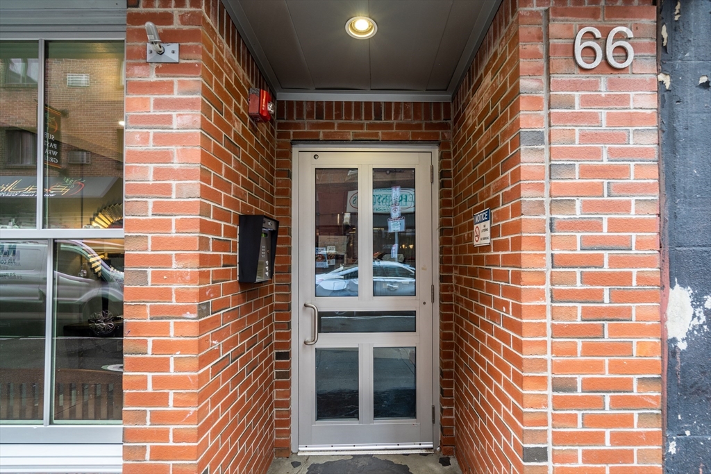 64-66 Salem St # 2R