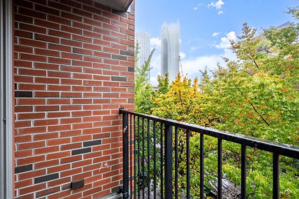 64-66 Salem St # 2R