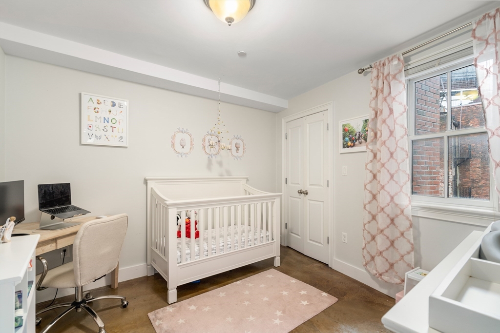 64-66 Salem St # 2R