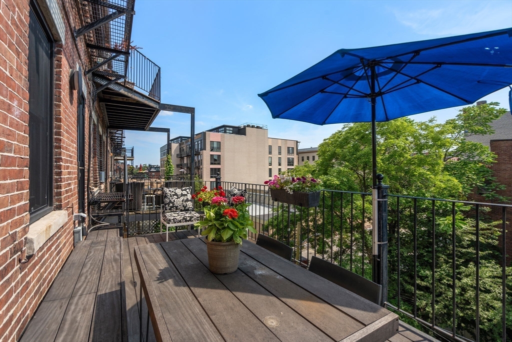 453 Massachusetts Ave # 4