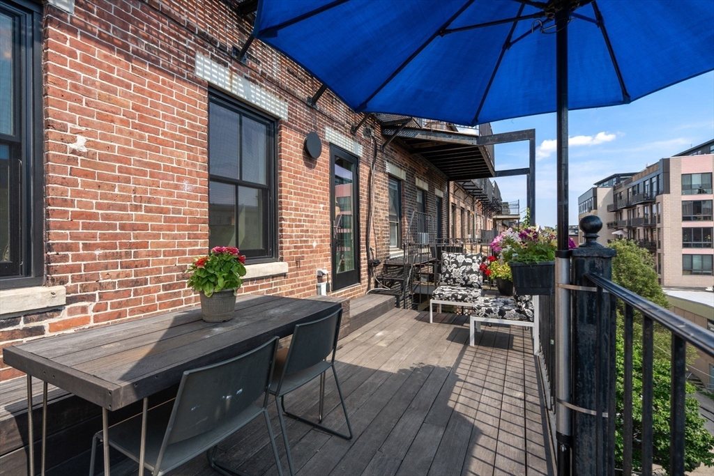 453 Massachusetts Ave # 4