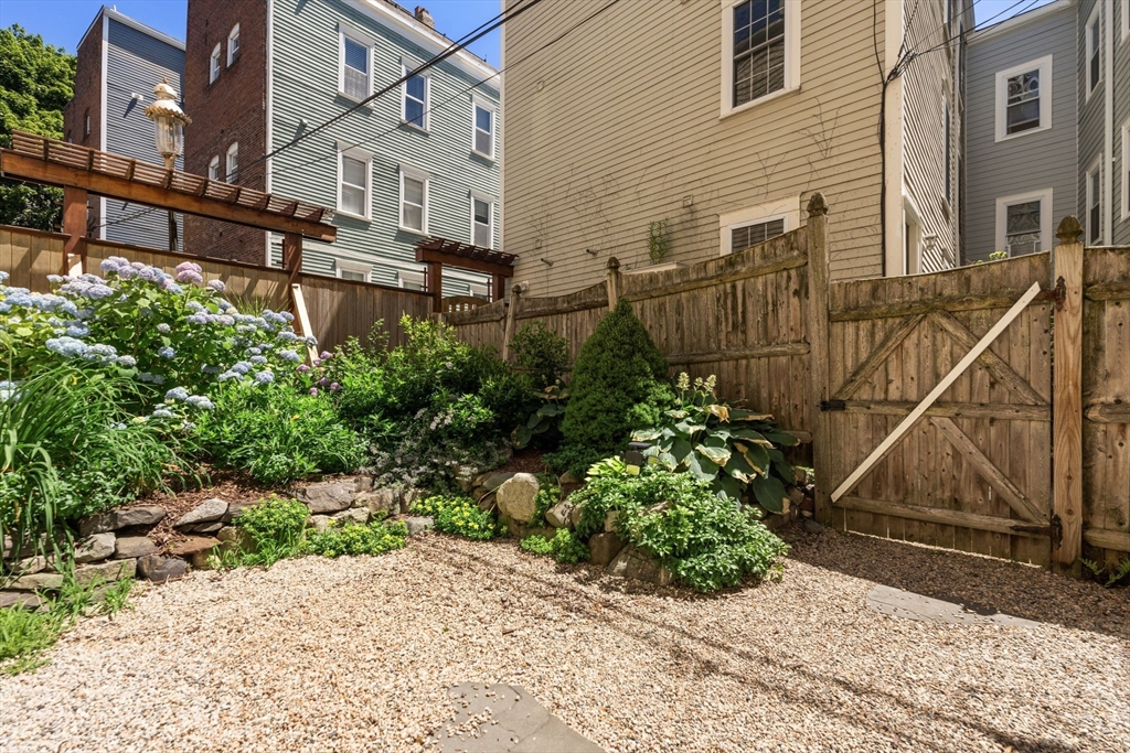 17 Cordis Street # 1