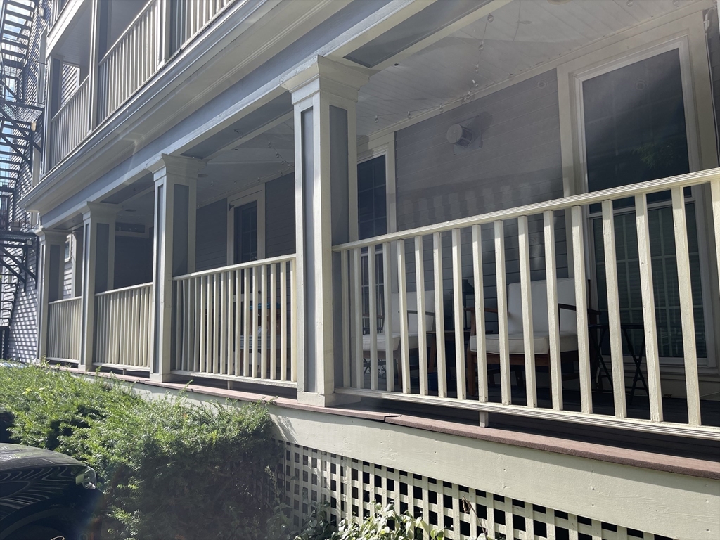 54 Chestnut St # 1