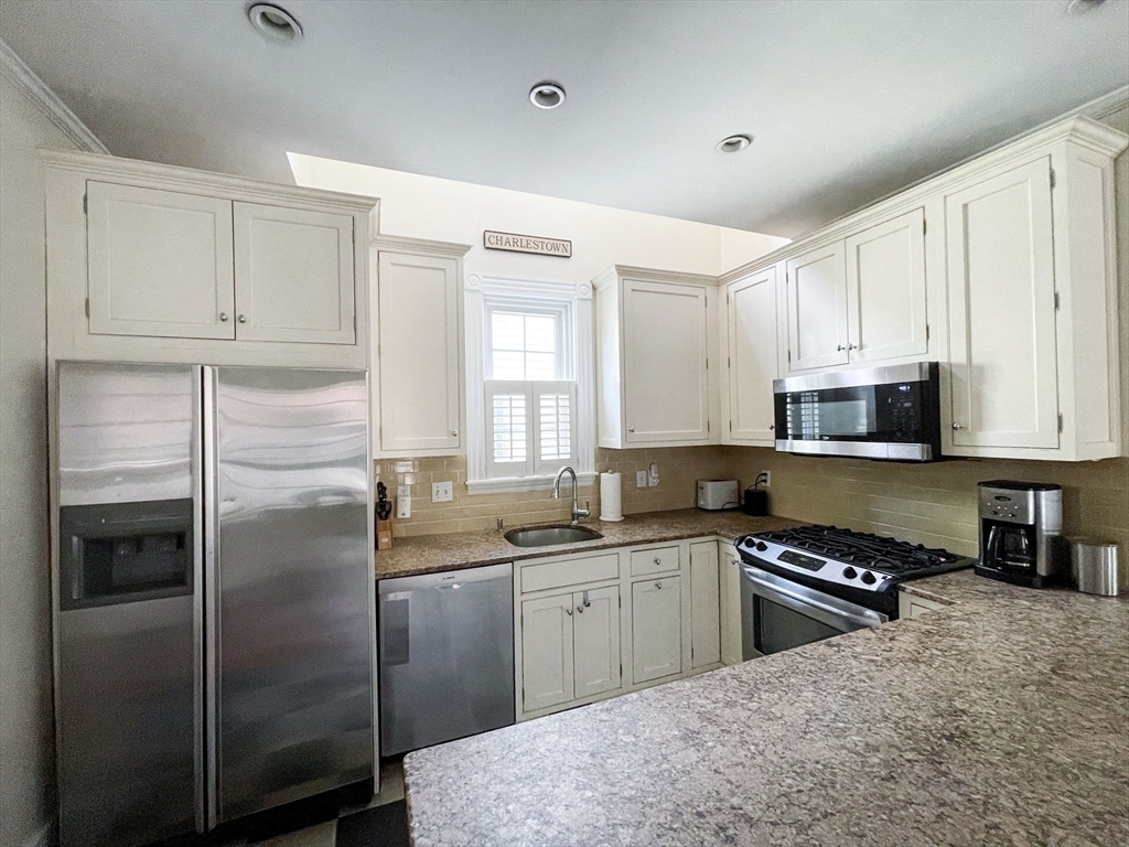 54 Chestnut St # 1