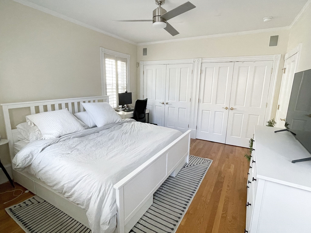 54 Chestnut St # 1