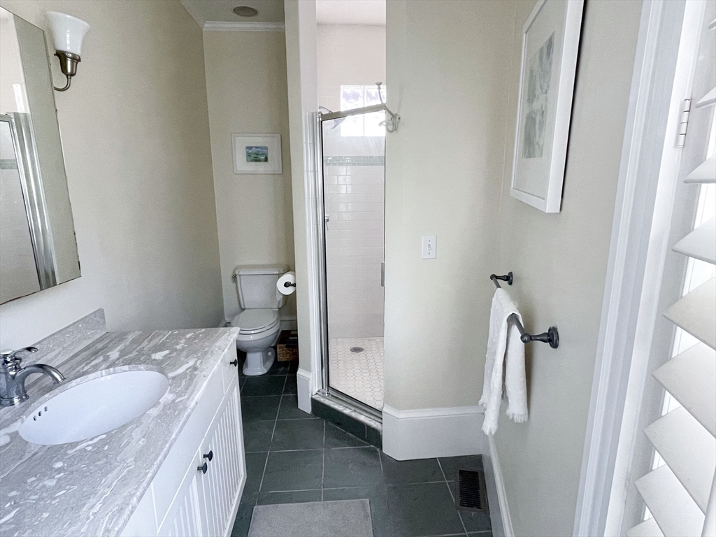 54 Chestnut St # 1