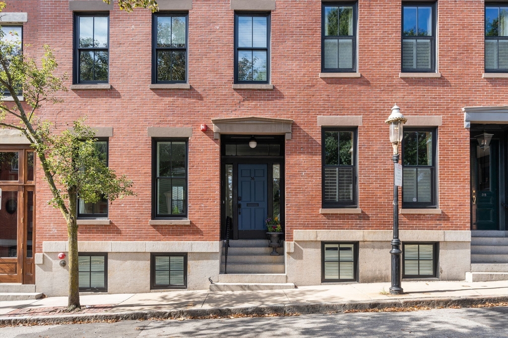 36 Winthrop Street