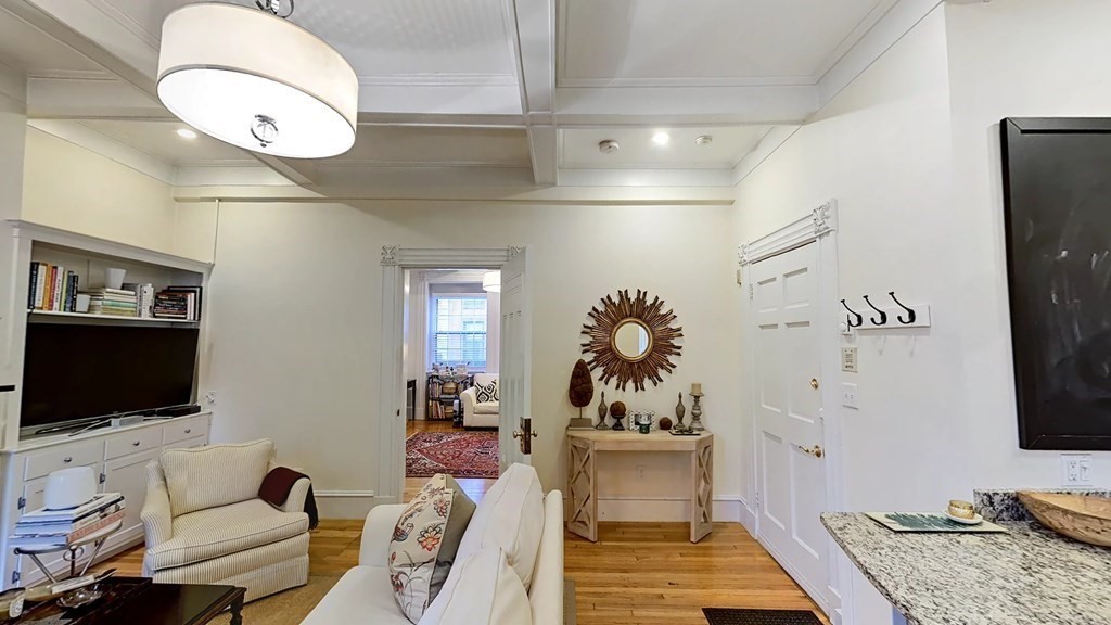 9 Temple St # 1