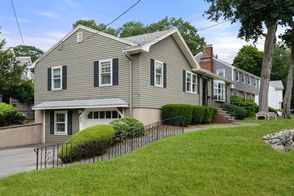 284 Grove St