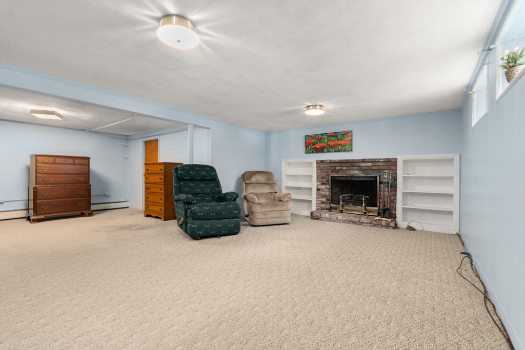 284 Grove St