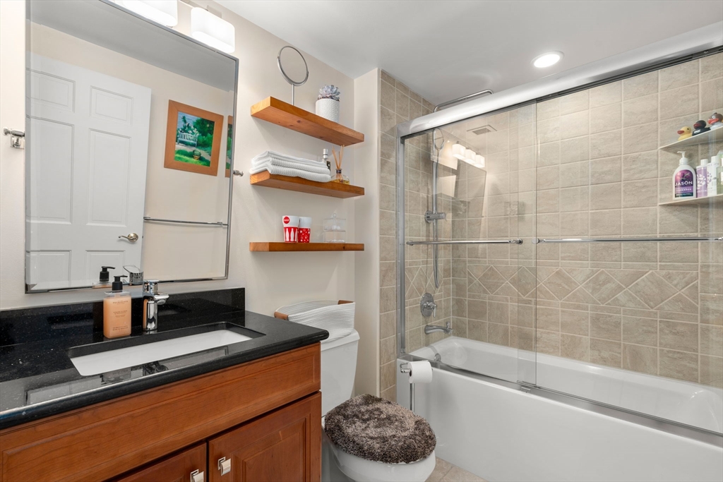 197 8th St Unit: PH230