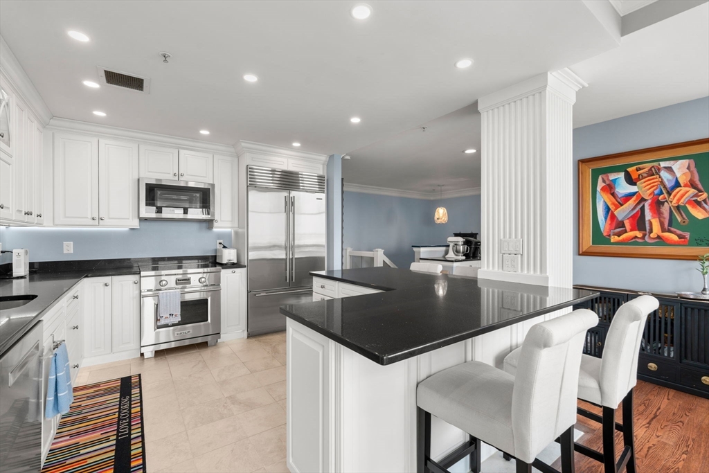 197 8th St Unit: PH230