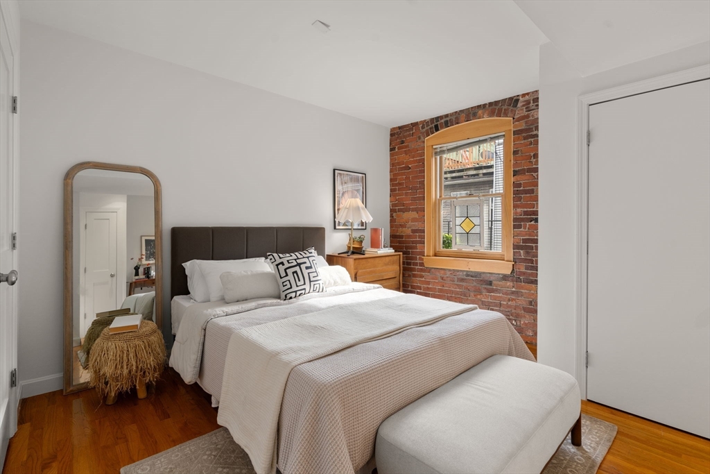 156 Prince St # 11