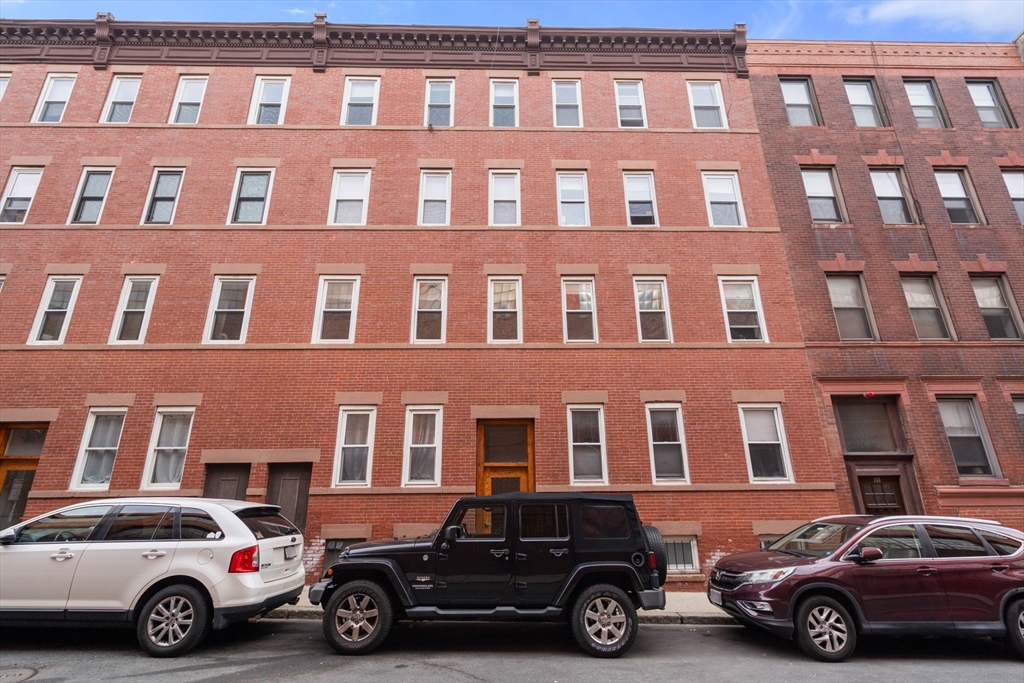 156 Prince St # 11
