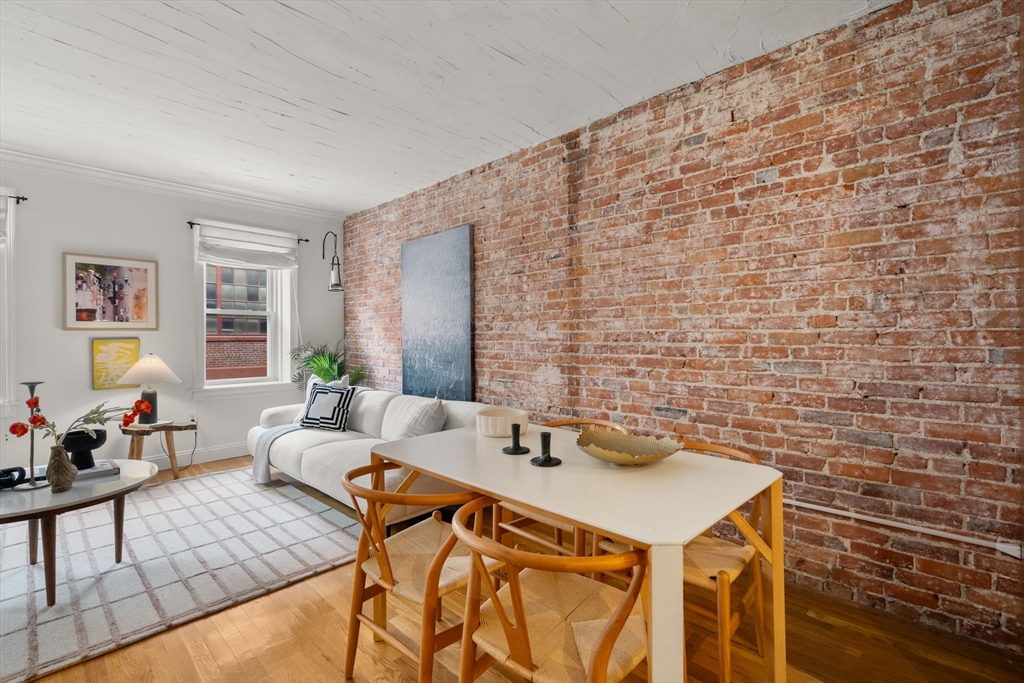 156 Prince St # 11