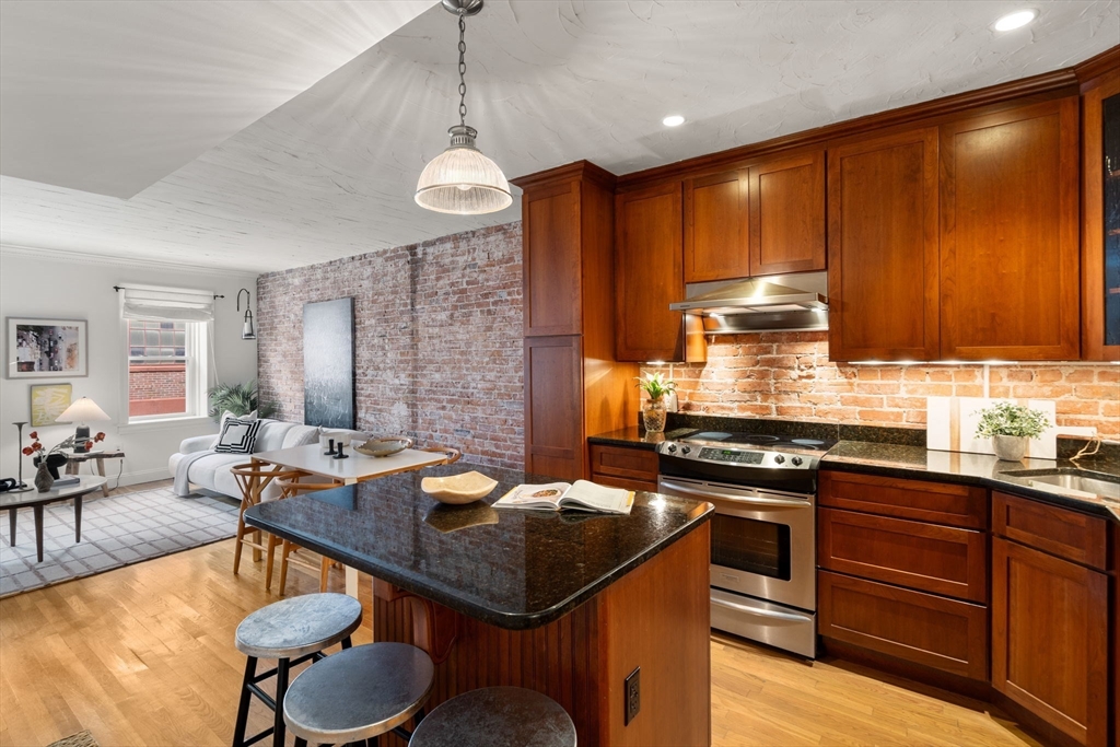 156 Prince St # 11