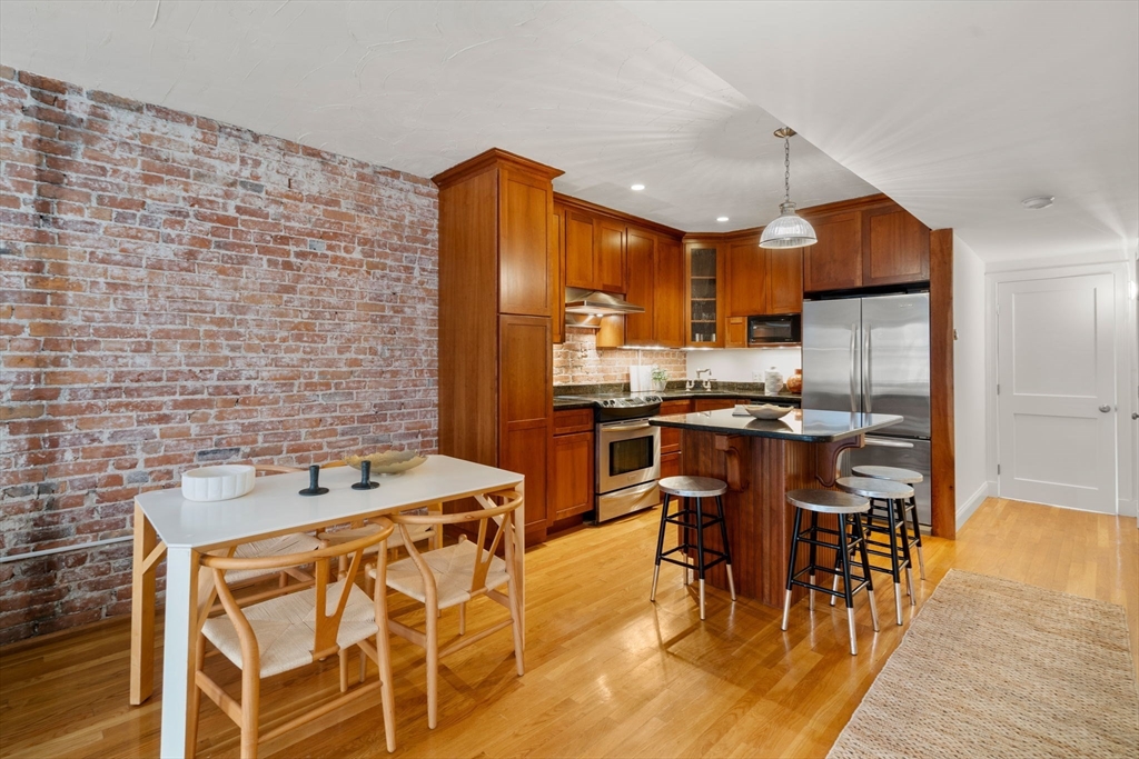 156 Prince St # 11