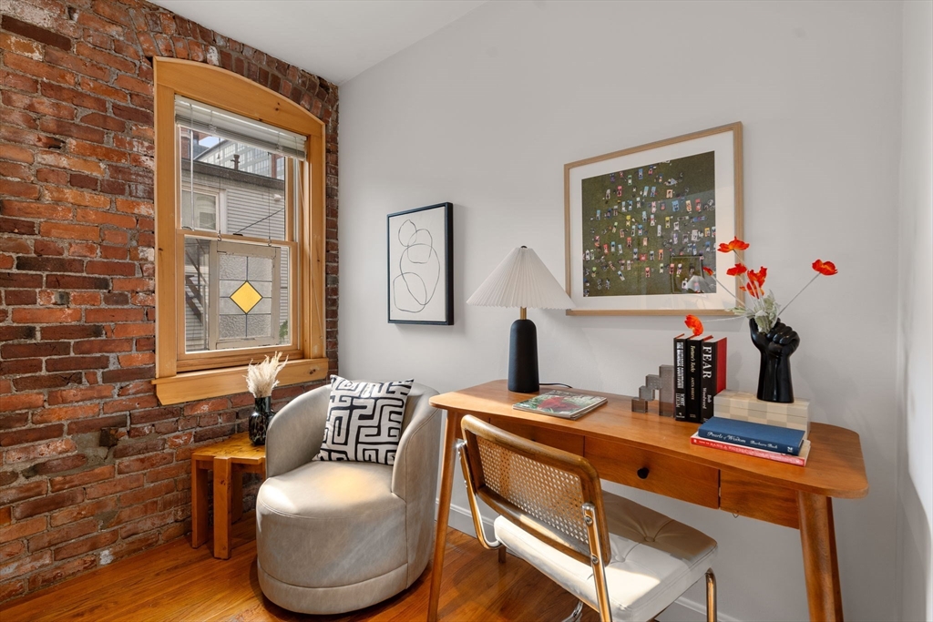 156 Prince St # 11